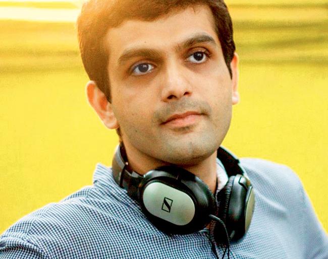 Exclusive Interview: Oscar-nominated Newton film director Amit Masroor said that these special secrets | Exclusive Interview : ऑस्कर नामांकित न्यूटन चित्रपटाचा दिग्दर्शक अमित मसुरकरने सांगितले चित्रपटाच्या बाबतीतले हे खास सिक्रेट्स Exclusive Interview: Oscar-nominated Newton film director Amit Masroor said that these special secrets | Exclusive Interview : ऑस्कर नामांकित न्यूटन चित्रपटाचा दिग्दर्शक अमित मसुरकरने सांगितले चित्रपटाच्या बाबतीतले हे खास सिक्रेट्स