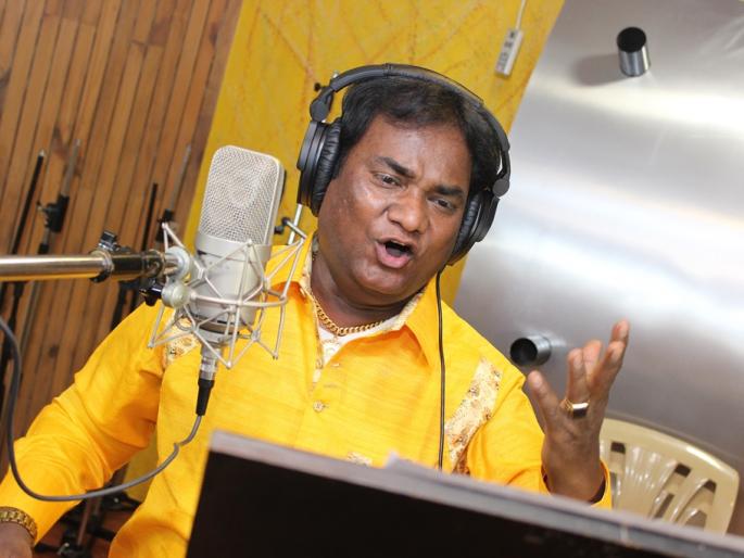 Debut in the direction of singer Anand Shinde in the film Nandu Natwar | ​नंदू नटवरे या चित्रपटाद्वारे गायक आनंद शिंदे यांचे दिग्दर्शन क्षेत्रात पदार्पण