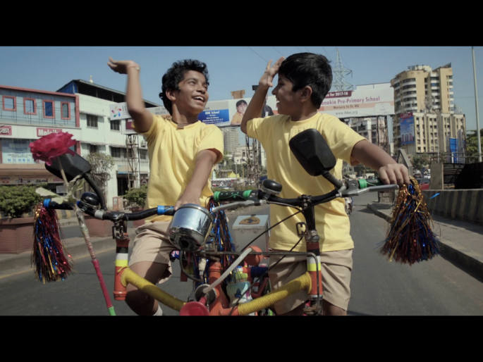 'Jai - Veeru' in Marathi for 'Eggie Fund' | अंड्याचा फंडा या चित्रपटात मराठीतील छोटे 'जय - वीरू' 'Jai - Veeru' in Marathi for 'Eggie Fund' | अंड्याचा फंडा या चित्रपटात मराठीतील छोटे 'जय - वीरू'