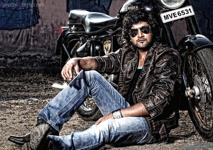 Producers need professional treatment - Aniket Vishwasrao | निर्मात्यांनी प्रोफेशनल वागण्याची गरज- अनिकेत विश्वासराव