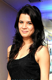 Anne Gilch's 'Tashan-e-Ishq'! | ​ऍनी गिलचं ‘टशन-ए-इश्क’ !