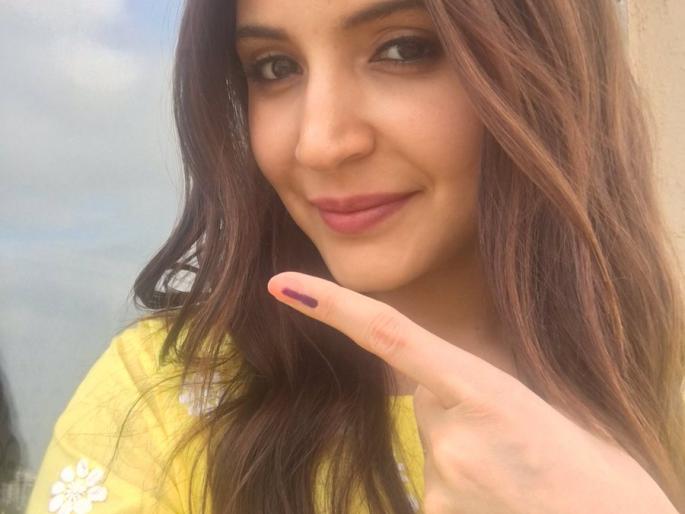 BMC Election 2017: Calling for the voting done by celebrities as their responsibility to vote | BMC Election 2017: मतदान करणे ही आपली जबाबदारी म्हणत सेलिब्रटींनी केले मतदान करण्याचे आवाहन