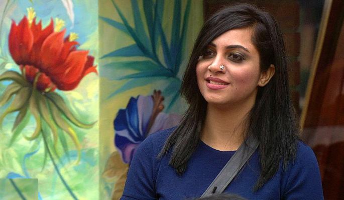 Arshi Khan gets arrested in sex racket not once but twice Goa-Pune connection came in front! | अर्शी खानला एकदा नव्हे तर दोनदा झाली सेक्स रॅकेटमध्ये अटक; गोवा-पुणे कनेक्शन आले समोर!