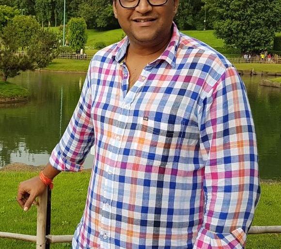 Ashish Bhelkar's strong entry in Marathi | आशिष भेलकर यांची मराठीत दमदार एंट्री Ashish Bhelkar's strong entry in Marathi | आशिष भेलकर यांची मराठीत दमदार एंट्री