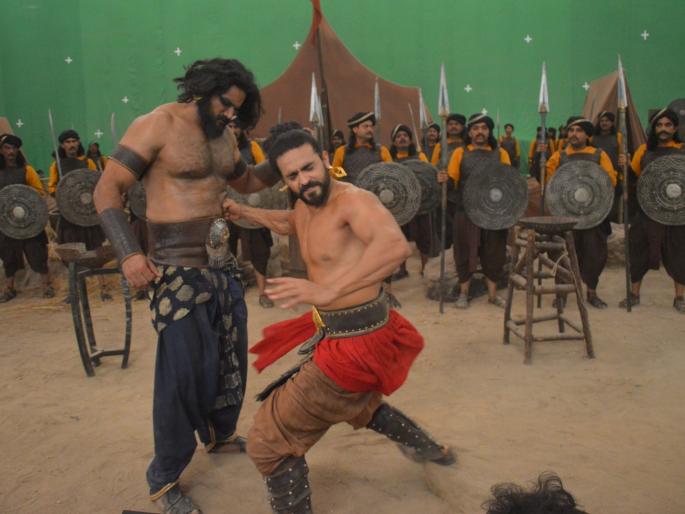It was a tough scene that was shot on Ashish Sharma and Sourav Gurjar | ​पृथ्वी वल्लभ या मालिकेत आशिष शर्मा आणि सौरव गुर्जरवर चित्रीत करण्यात आले हे कठीण दृश्य