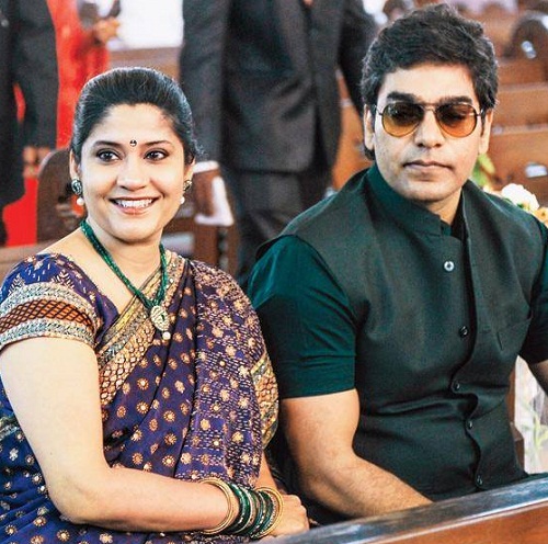It happened, Renuka and Ashutosh got married | असे झाले, रेणुका-आशुतोषचे लग्न It happened, Renuka and Ashutosh got married | असे झाले, रेणुका-आशुतोषचे लग्न