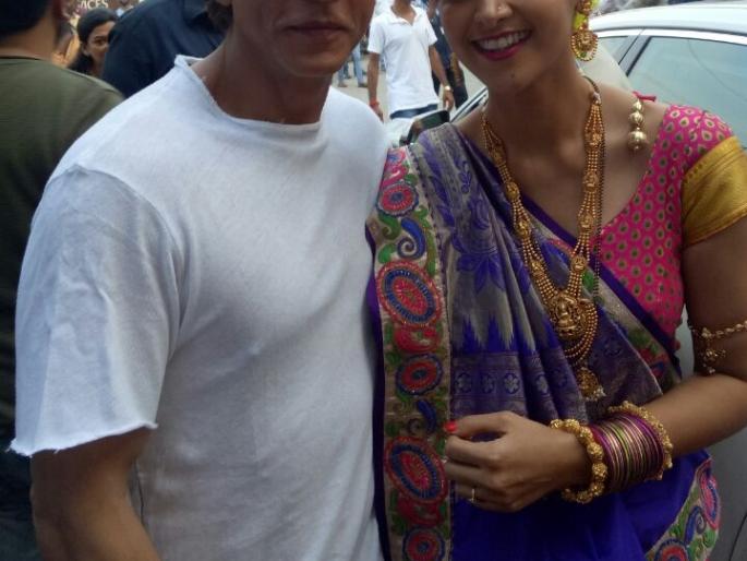 When Ashta Agarwal meets Shahrukh Khan ... | आस्था अगरवाल शाहरूख खानला भेटते तेव्हा… When Ashta Agarwal meets Shahrukh Khan ... | आस्था अगरवाल शाहरूख खानला भेटते तेव्हा…