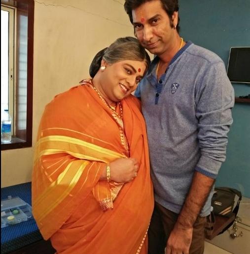... Atul Sonadkar will now perform the prostitution ceremony | ...आता स्त्री वेशात अतुल तोडणकर करणार धमाल