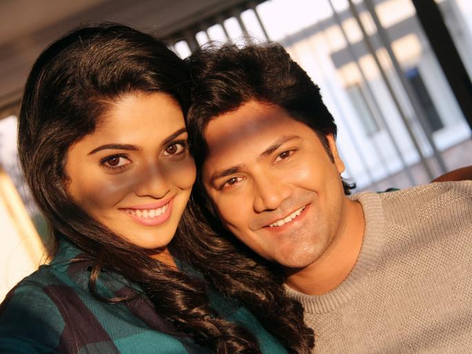 ... and Pooja Sawant pushed Aniket into water and pushed Puja Sawant | ​...आणि अनिकेत विश्वासरावला पाण्यात ढकलून पूजा सावंतने काढला पळ