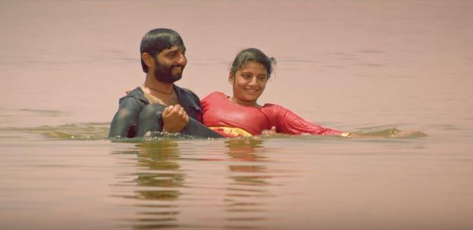 This is the shooting in the pool! | असे पार पडले तळ्यातील शूटींग!