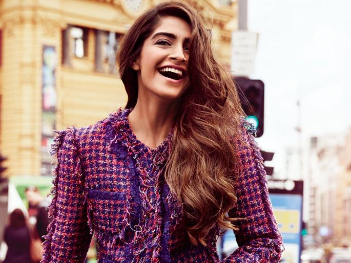 Sonam Kapoor talked about the first menstrual cycle! | पहिल्या मासिक पाळीविषयी बोलली सोनम कपूर! Sonam Kapoor talked about the first menstrual cycle! | पहिल्या मासिक पाळीविषयी बोलली सोनम कपूर!