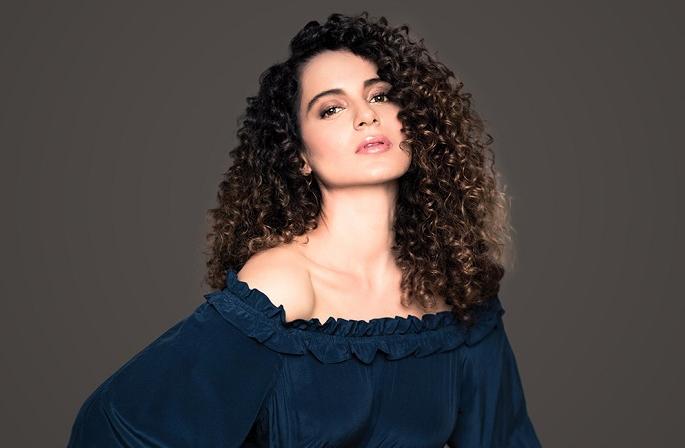 People laughed at me as English does not come - Kangana | इंग्रजी येत नाही म्हणून लोक मला हसायचे - कंगना People laughed at me as English does not come - Kangana | इंग्रजी येत नाही म्हणून लोक मला हसायचे - कंगना