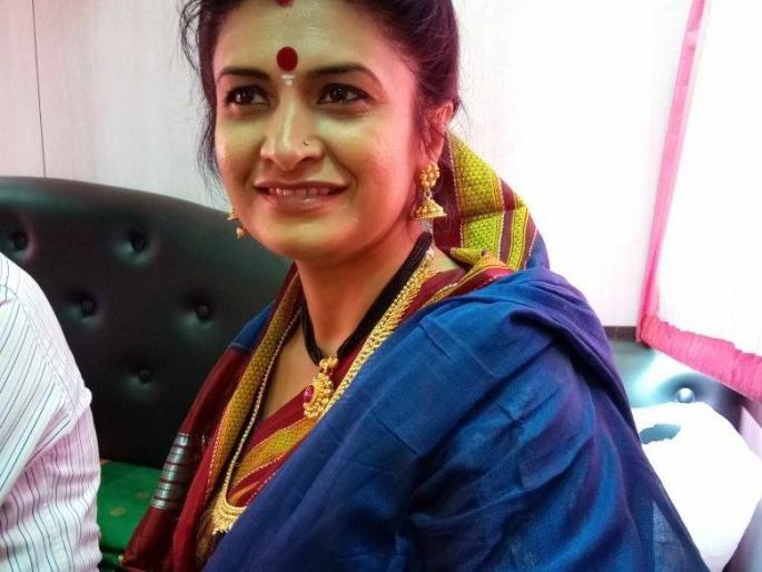 Archie's mother in 'Sarat' movie also got the magic of lottery, small and big screen | 'सैराट' सिनेमातील 'आर्ची'च्या आईचीही लागली लॉटरी, छोट्या आणि मोठ्या पडद्यावर पाहायला मिळणार जादू Archie's mother in 'Sarat' movie also got the magic of lottery, small and big screen | 'सैराट' सिनेमातील 'आर्ची'च्या आईचीही लागली लॉटरी, छोट्या आणि मोठ्या पडद्यावर पाहायला मिळणार जादू