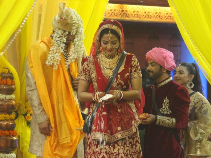 Bigg Boss 10: Monilisa got 5 million to get married with Vikrant! | Bigg Boss 10: विक्रांतबरोबर लग्न करण्यासाठी मोनालिसाला मिळाले होते चक्क 50 लाख! Bigg Boss 10: Monilisa got 5 million to get married with Vikrant! | Bigg Boss 10: विक्रांतबरोबर लग्न करण्यासाठी मोनालिसाला मिळाले होते चक्क 50 लाख!