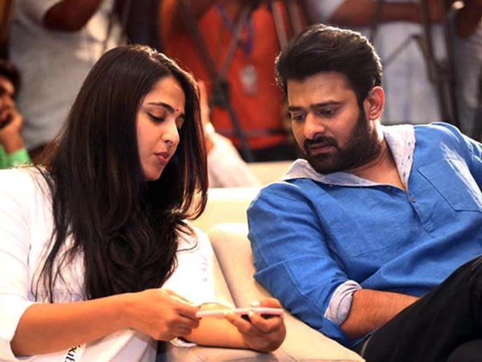 Prabhas and Anushka Shetty learns Hindi lessons for Bollywood debuts !! | बॉलिवूड डेब्यूसाठी प्रभास अन् अनुष्का शेट्टी गिरवतात हिंदीचे धडे!!