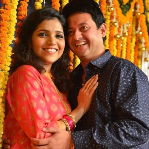 A new tweet with Mukta Barve and Swapnil Joshi | मुक्ता बर्वे आणि स्वप्नील जोशीच्या नात्यात एक नवीन ट्वीस्ट