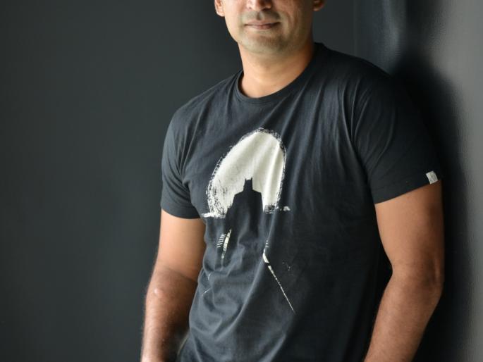 Know what is the opinion of the interlocutors about the channel in the story of the series with us, writer Chinmay Mandlekar ... | जाणून घ्या आमच्यासोबत, मालिकेच्या कथानकात चॅनल करत असलेल्या हस्तक्षेपाबाबत काय मत आहे लेखक चिन्मय मांडलेकरचे... Know what is the opinion of the interlocutors about the channel in the story of the series with us, writer Chinmay Mandlekar ... | जाणून घ्या आमच्यासोबत, मालिकेच्या कथानकात चॅनल करत असलेल्या हस्तक्षेपाबाबत काय मत आहे लेखक चिन्मय मांडलेकरचे...