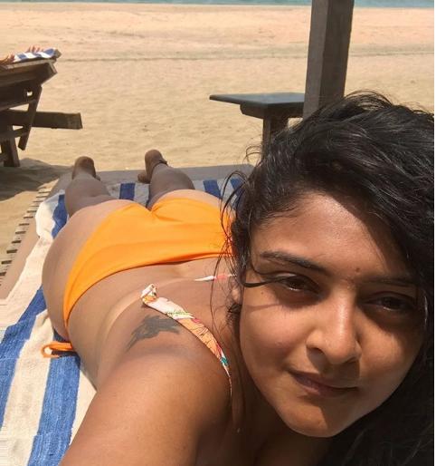 Mahesh Manjrekar's daughter's bold photo; Ready to play Bollywood | समोर आले महेश मांजरेकर यांच्या मुलीचे बोल्‍ड फोटो; बॉलिवूड गाजवण्यासाठी सज्ज