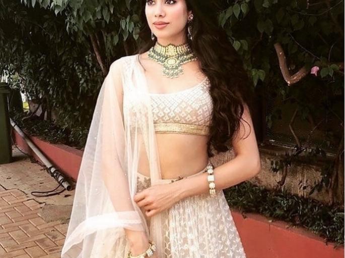 Jhanvi asked Kapoor, 'Junk' | जान्हवी कपूरकडे ‘ही’ मागणी करताच तिने जोडले हात, पाहा व्हिडीओ!