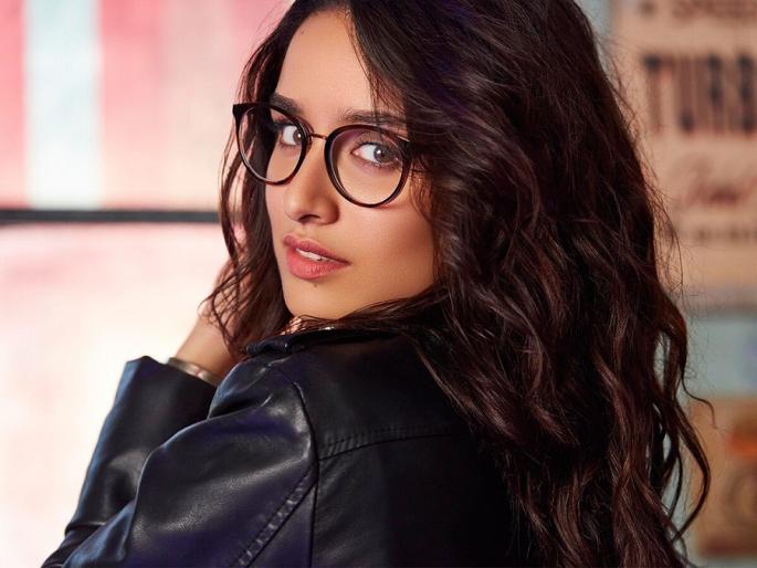 Shraddha Kapoor will have to make 'Prabhas' Heroine! | प्रभासची हिरोईन बनण्यासाठी श्रद्धा कपूरला करावे लागणार ‘हे’ काम! Shraddha Kapoor will have to make 'Prabhas' Heroine! | प्रभासची हिरोईन बनण्यासाठी श्रद्धा कपूरला करावे लागणार ‘हे’ काम!