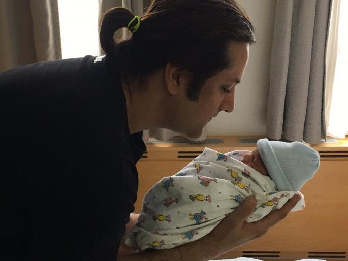 Fardeen Khan's first photo of Tanahuli! Specially for you !! | फरदीन खानच्या तान्हुल्याचा पहिला फोटो! खास तुमच्यासाठी!! Fardeen Khan's first photo of Tanahuli! Specially for you !! | फरदीन खानच्या तान्हुल्याचा पहिला फोटो! खास तुमच्यासाठी!!