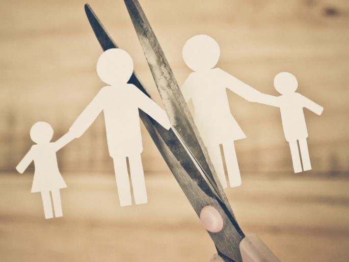 One day ban on divorce in Russia | रशियात घटस्फोटावर एक दिवसाची बंदी One day ban on divorce in Russia | रशियात घटस्फोटावर एक दिवसाची बंदी