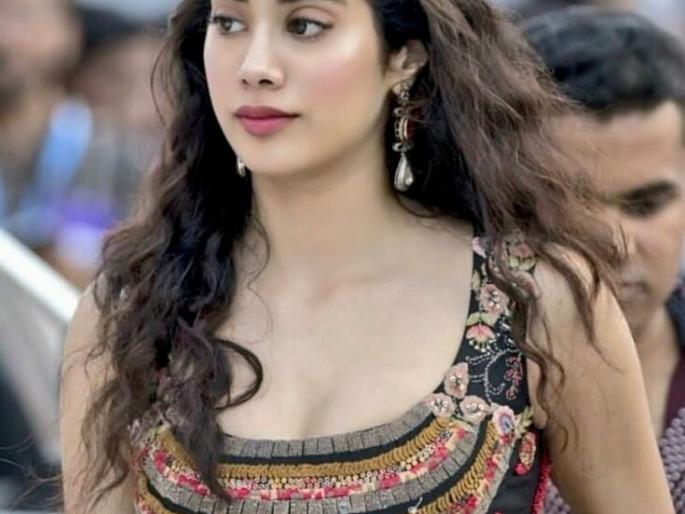 IFFI 2017: I have seen on the red carpet of IFFI, the look of Jahnavi Kapoor and Nila Sa ...! | IFFI 2017: इफ्फीच्या रेड कार्पेटवर उतरली जान्हवी कपूर अन् खिळल्या सा-यांच्या नजरा...! IFFI 2017: I have seen on the red carpet of IFFI, the look of Jahnavi Kapoor and Nila Sa ...! | IFFI 2017: इफ्फीच्या रेड कार्पेटवर उतरली जान्हवी कपूर अन् खिळल्या सा-यांच्या नजरा...!