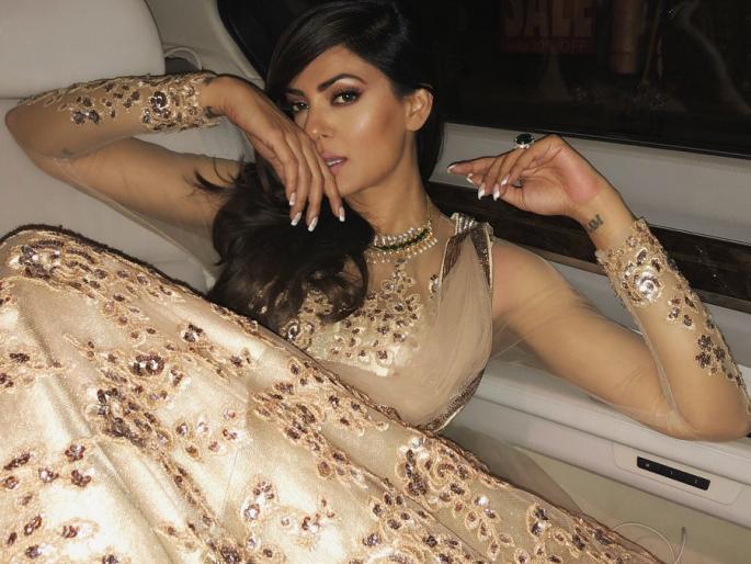 Sushmita Sen is in the discussion again! Wrote on Twitter, I'm just yours ... !! | ​पुन्हा चर्चेत आली सुश्मिता सेन! ट्विटरवर लिहिले, मी फक्त तुझीच...!!