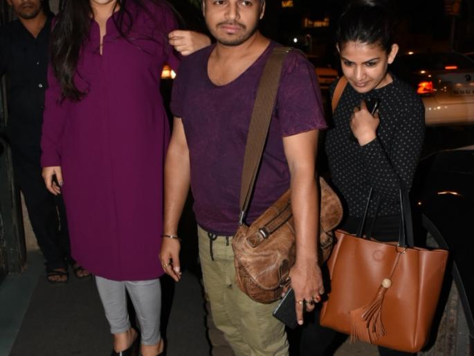 Vidya Balan, see photo, for such an end in the party with friends! | मित्रांसोबत पार्टीत अशा अंदाजात बघावयास मिळाली विद्या बालन, पाहा फोटो! Vidya Balan, see photo, for such an end in the party with friends! | मित्रांसोबत पार्टीत अशा अंदाजात बघावयास मिळाली विद्या बालन, पाहा फोटो!