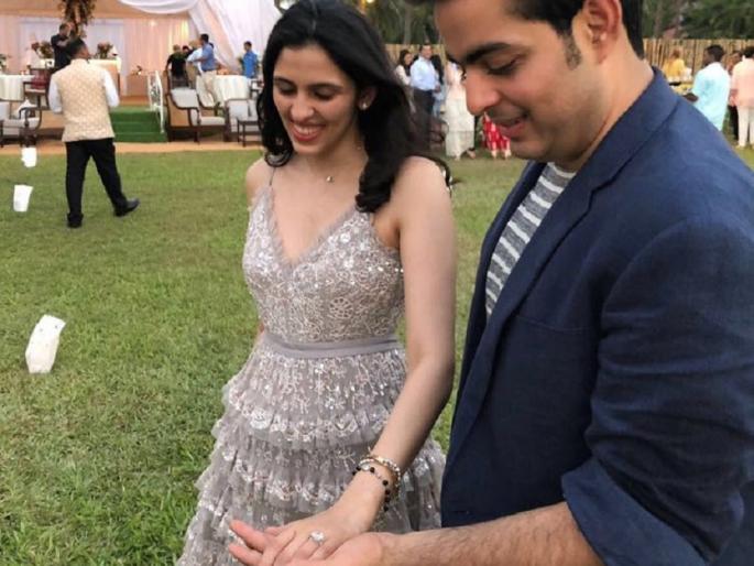 This is Mukesh Ambani's daughter Shloka! Akash Ambani and Shloka's Pre-Aggement Ceremonies Photo Viral !! | ​ही आहे, मुकेश अंबानी यांची सून श्लोका! आकाश अंबानी व श्लोकाच्या प्री- एगेंजमेंट सेरेमनीचे फोटो व्हायरल!!