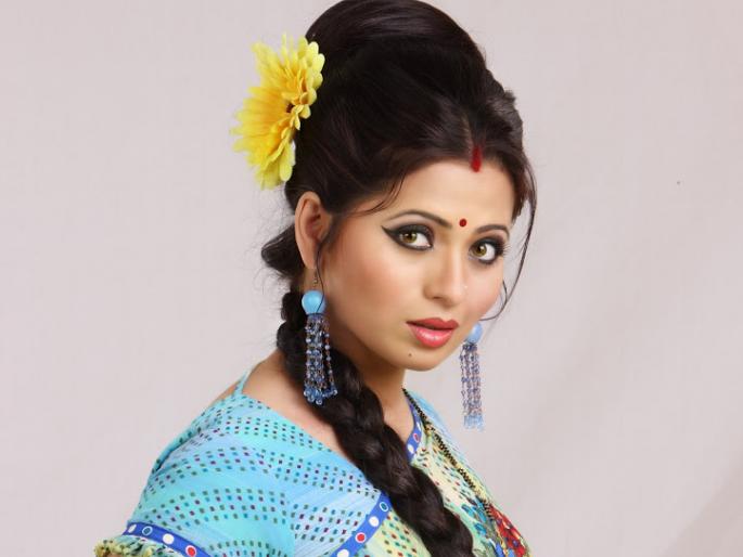 Actress Deepali Sayyed's debut production | अभिनेत्री दीपाली सय्यदचे सिनेनिर्मितीत पदार्पण Actress Deepali Sayyed's debut production | अभिनेत्री दीपाली सय्यदचे सिनेनिर्मितीत पदार्पण