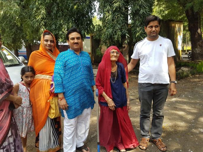 A unique fan came to the set of Tarak Mehta | तारक मेहताच्या सेटवर आली ही अनोखी फॅन A unique fan came to the set of Tarak Mehta | तारक मेहताच्या सेटवर आली ही अनोखी फॅन