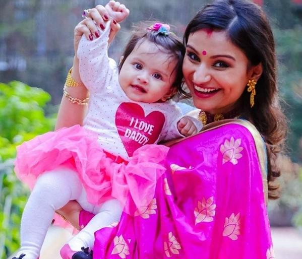 SEE PHOTO: Dimpy Ganguly's daughter Reanna made her debut in the society | SEE PHOTO: Dimpy Ganguly's daughter Reanna made her debut in the society SEE PHOTO: Dimpy Ganguly's daughter Reanna made her debut in the society | SEE PHOTO: Dimpy Ganguly's daughter Reanna made her debut in the society