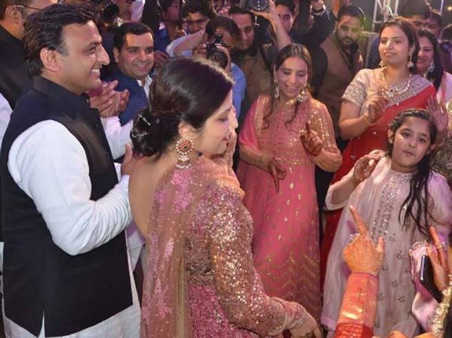 Dimple Yadav on 'Chitai Kaliyan' | ​‘चिटीयां कलाईयां’वर थिरकल्या डिंपल यादव