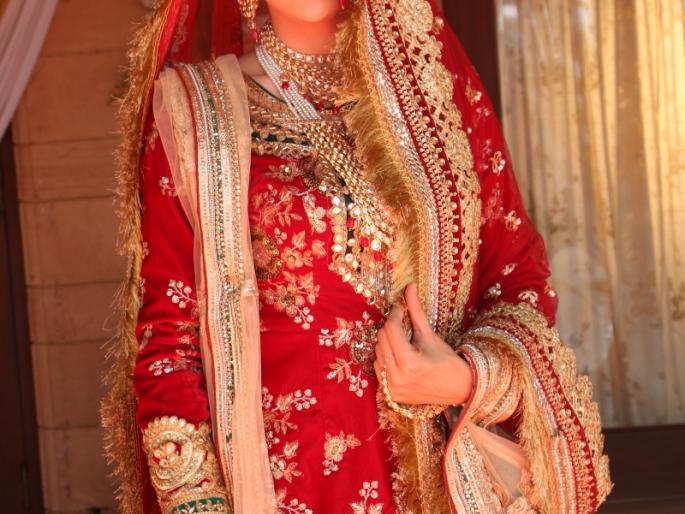 Ayesha Singh falls in love with Lehnga! | आएशा सिंह पडली लेहेंग्याच्या प्रेमात !