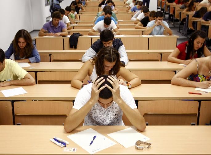 HEALTH: Stay away from the stress that comes during the test! | ​HEALTH : परीक्षेदरम्यान येणाऱ्या तणावापासून असे राहा दूर !