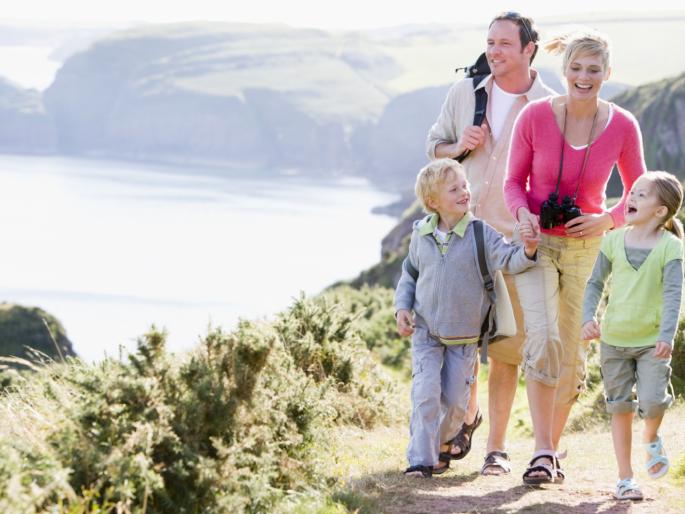 Trip to family is important for peace | शांततेसाठी कुटुंबासह ट्रीपही महत्वाची Trip to family is important for peace | शांततेसाठी कुटुंबासह ट्रीपही महत्वाची