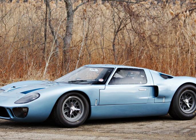 Auction of 'Ford GT40' car | ‘फोर्ड जीटी40’ कारचा लिलाव
