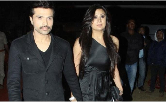 After Himesh Reshammiya got up again, she had another marriage with Sonia Kapoor | हिमेश रेशमिया पुन्हा एकदा चढला बोहल्यावर, सोनिया कपूरसोबत केले दुसरे लग्न After Himesh Reshammiya got up again, she had another marriage with Sonia Kapoor | हिमेश रेशमिया पुन्हा एकदा चढला बोहल्यावर, सोनिया कपूरसोबत केले दुसरे लग्न