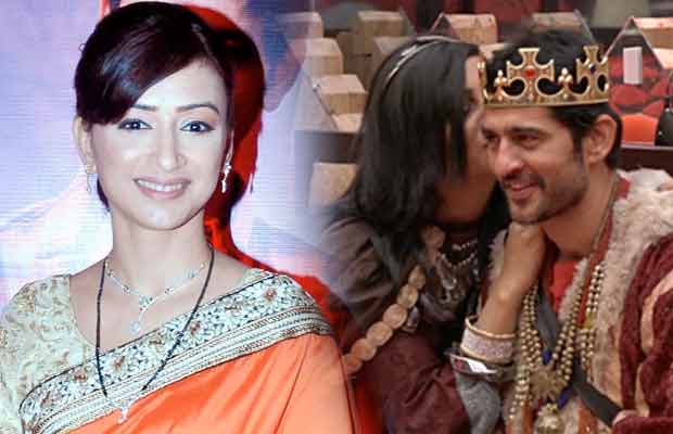 Bigg Boss 11: Arshi Khan, wife, who is flirting with Hinteen, wife Gauri Pradhan said, 'No Problem!' | Bigg Boss 11 : हिंतेनसोबत फ्लर्ट करणाऱ्या अर्शी खानबद्दल, पत्नी गौरी प्रधानने म्हटले ‘नो प्रॉब्लेम’ ! Bigg Boss 11: Arshi Khan, wife, who is flirting with Hinteen, wife Gauri Pradhan said, 'No Problem!' | Bigg Boss 11 : हिंतेनसोबत फ्लर्ट करणाऱ्या अर्शी खानबद्दल, पत्नी गौरी प्रधानने म्हटले ‘नो प्रॉब्लेम’ !