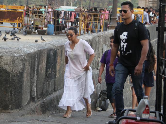 Shahrukh Khan birthday celebration at alibaug | shahrukh khan birthday celebration at alibaug