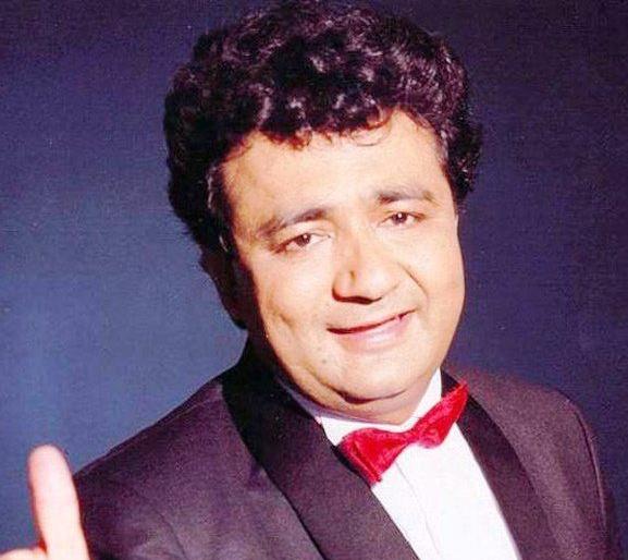 The singer was supposed to make another Lata Mangeshkar, Gulshan Kumar | या गायिकेला दुसरी लता मंगेशकर बनवायचे होते गुलशन कुमार यांना The singer was supposed to make another Lata Mangeshkar, Gulshan Kumar | या गायिकेला दुसरी लता मंगेशकर बनवायचे होते गुलशन कुमार यांना