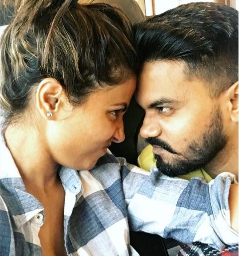 SEE Pics: Heena Khan doing romance with Boyfriend in Spain | SEE Pics: स्पेनमध्ये बॉयफ्रेंडसह रोमान्स करतेय हीना खान