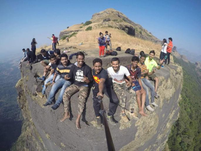 Take selfie, but take responsibility | सेल्फी काढा, पण जबाबदारीने वागा