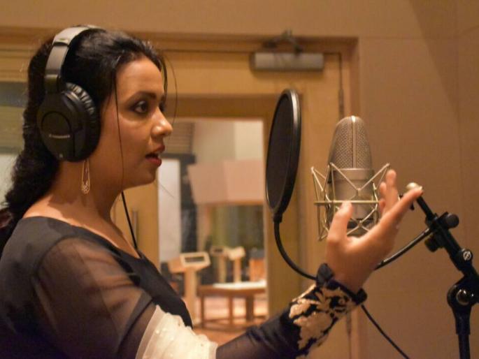 'Mandir Tu' album was uploaded by Amrita Phanwis to your voice | 'मंदिर तू' अल्बमला अमृता फणवीस यांनी चढवली आपल्या आवाजाने साज 'Mandir Tu' album was uploaded by Amrita Phanwis to your voice | 'मंदिर तू' अल्बमला अमृता फणवीस यांनी चढवली आपल्या आवाजाने साज