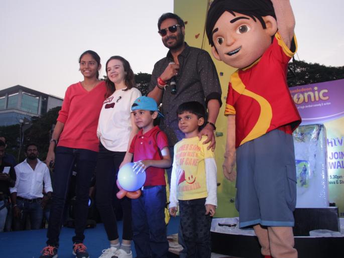 Ajay Devgan masti mood with kids | Ajay Devgan masti mood with kids