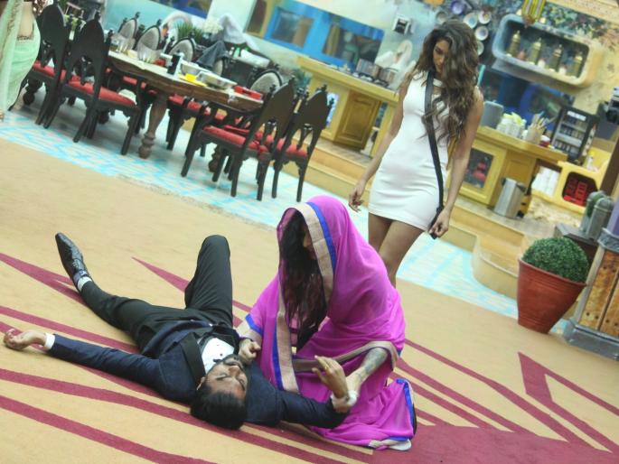 Big TV show dramatized in Bigg Boss house | बिग बॉसच्या घरात रंगला जबरदस्त टीव्ही ड्रामा