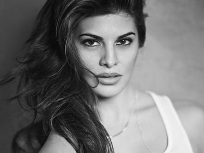 Jacqueline Fernandez completes this work in sickness | जॅकलिन फर्नांडिसने आजारपणात ही पूर्ण केली कामाची कमिटमेंट