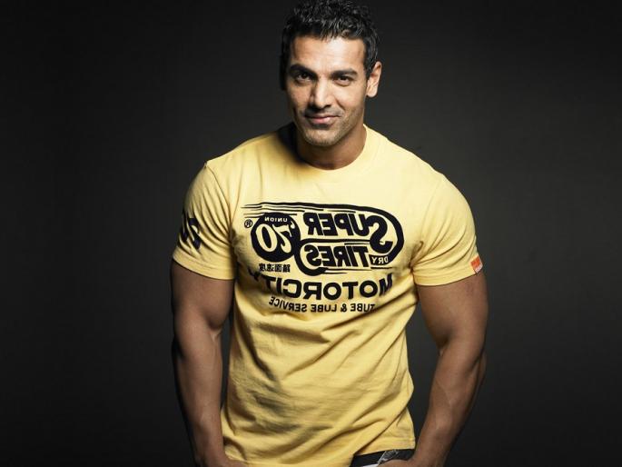 Birthday Special: John Abraham did something in a reality show that some people were sitting! | Birthday Special : एका रिअॅलिटी शोमध्ये जॉन अब्राहमने केले होते असे काही की सगळ्यांना बसला होता धक्का! Birthday Special: John Abraham did something in a reality show that some people were sitting! | Birthday Special : एका रिअॅलिटी शोमध्ये जॉन अब्राहमने केले होते असे काही की सगळ्यांना बसला होता धक्का!