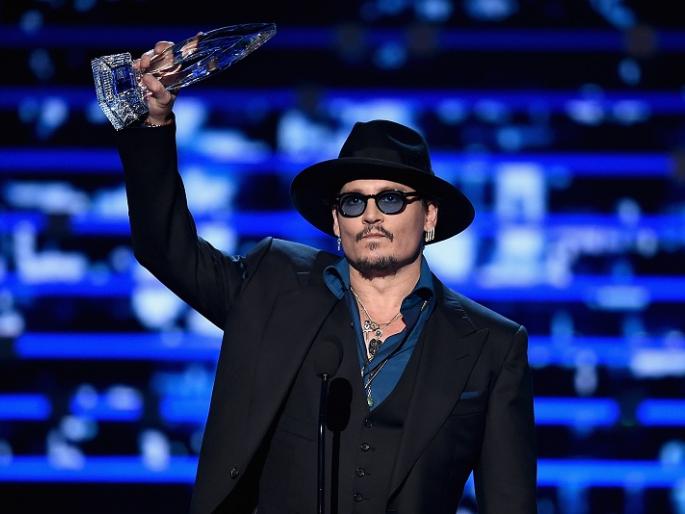 Johnny Depp is facing financial difficulties | जॉनी डेप करतोय आर्थिक चणचणीचा सामना Johnny Depp is facing financial difficulties | जॉनी डेप करतोय आर्थिक चणचणीचा सामना